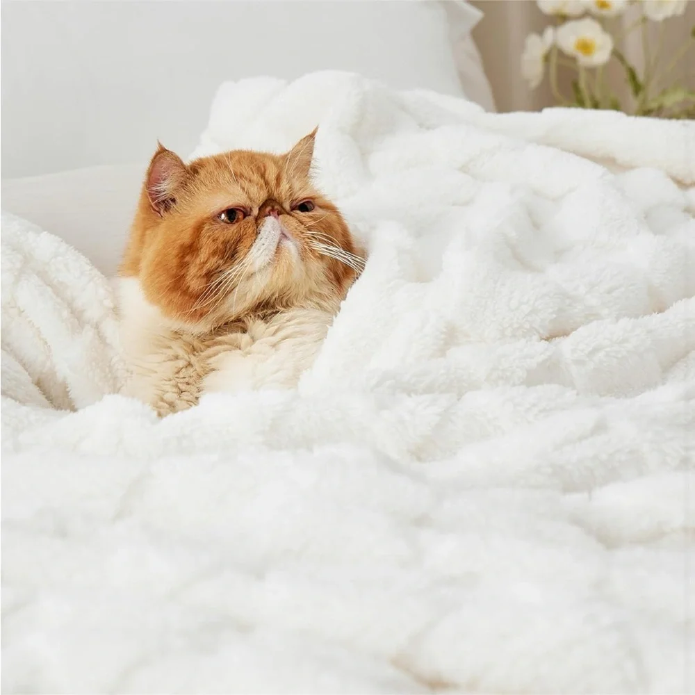 Luxurious White Fleece Cal King Blanket